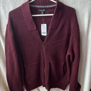 Banana Republic men’s zip up with pockets wine/ burgandy Sweater NWT